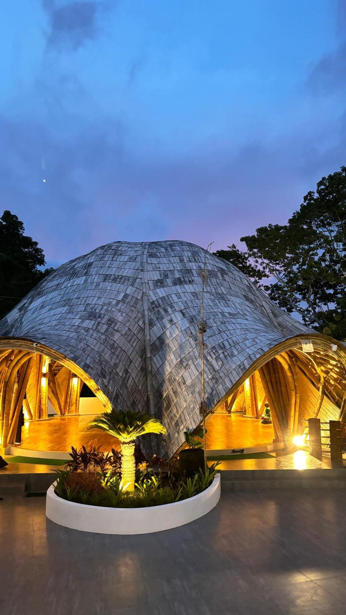 Mantra Wellness Center Hotel Uluwatu Buitenkant foto