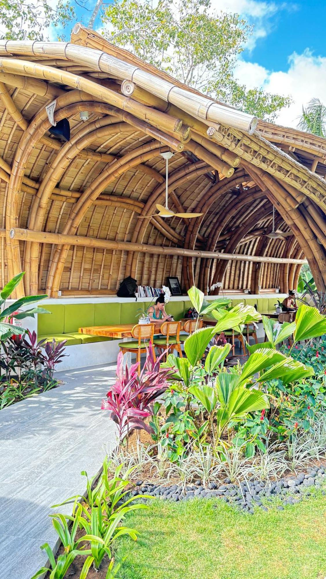 Mantra Wellness Center Hotel Uluwatu Buitenkant foto