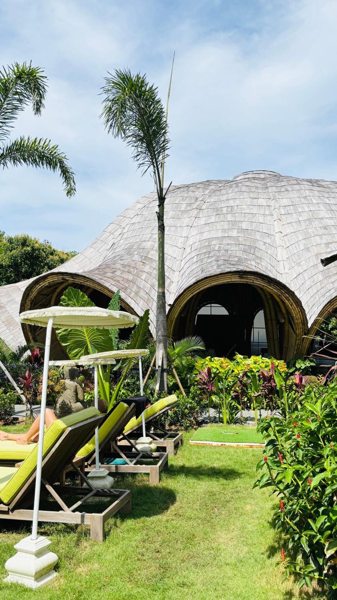 Mantra Wellness Center Hotel Uluwatu Buitenkant foto